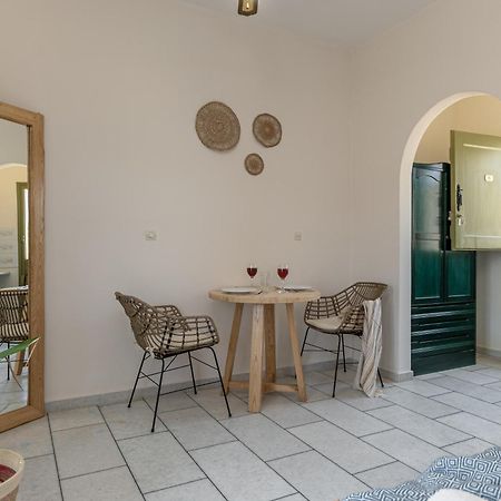 Studios Vrettos Beachfront Hotel Pláka 외부 사진