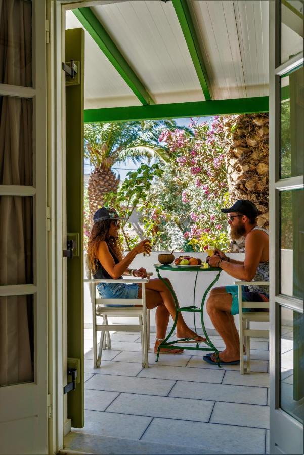Studios Vrettos Beachfront Hotel Pláka 외부 사진