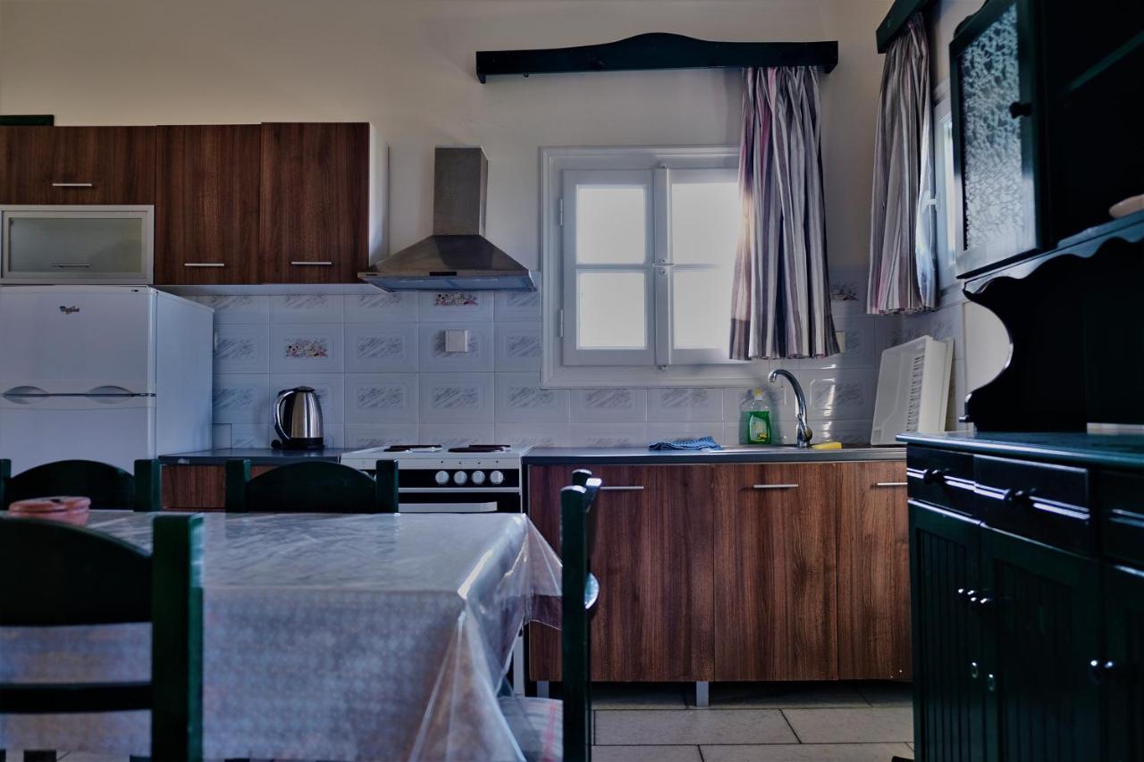Studios Vrettos Beachfront Hotel Pláka 외부 사진