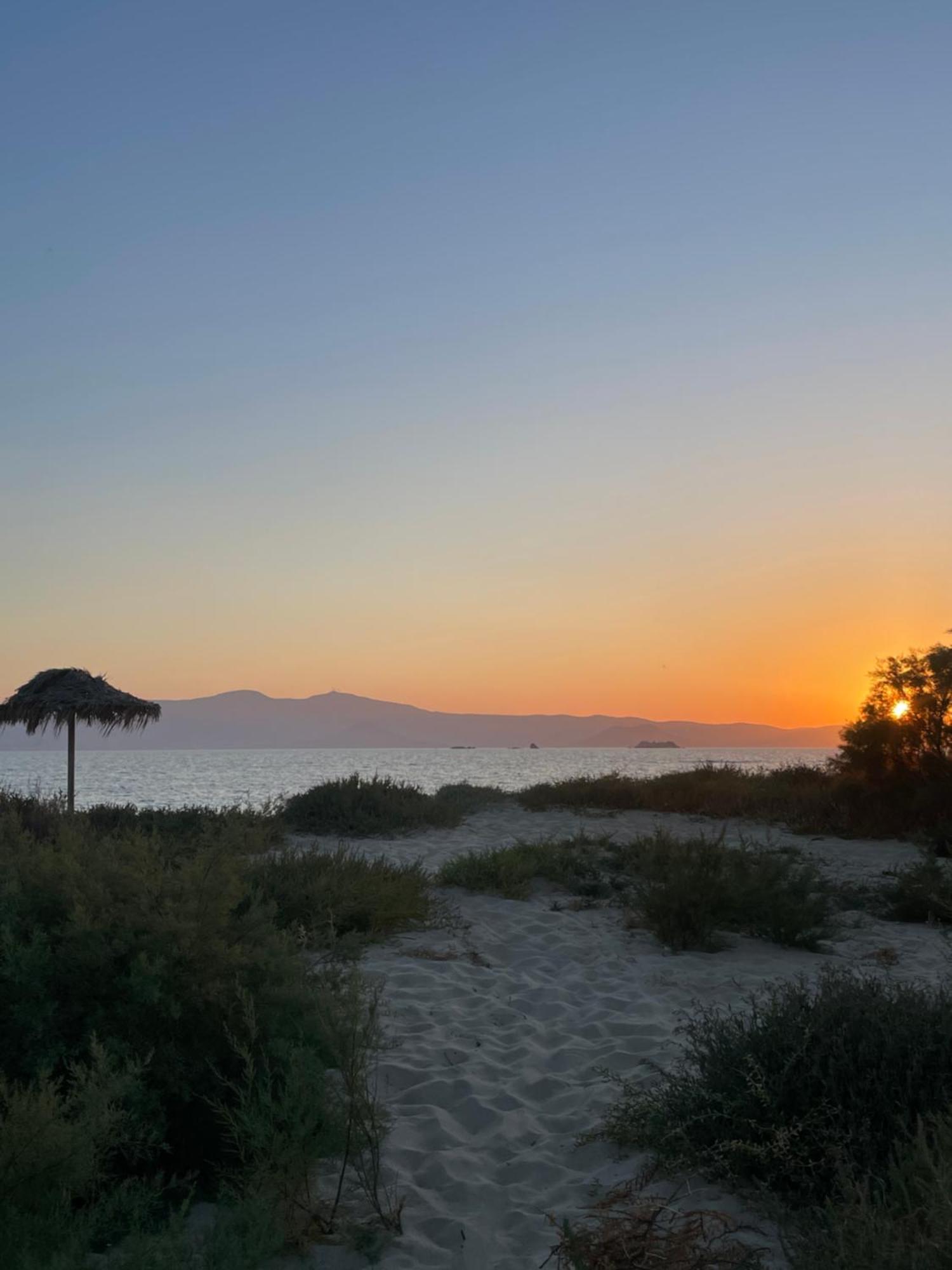Studios Vrettos Beachfront Hotel Pláka 외부 사진